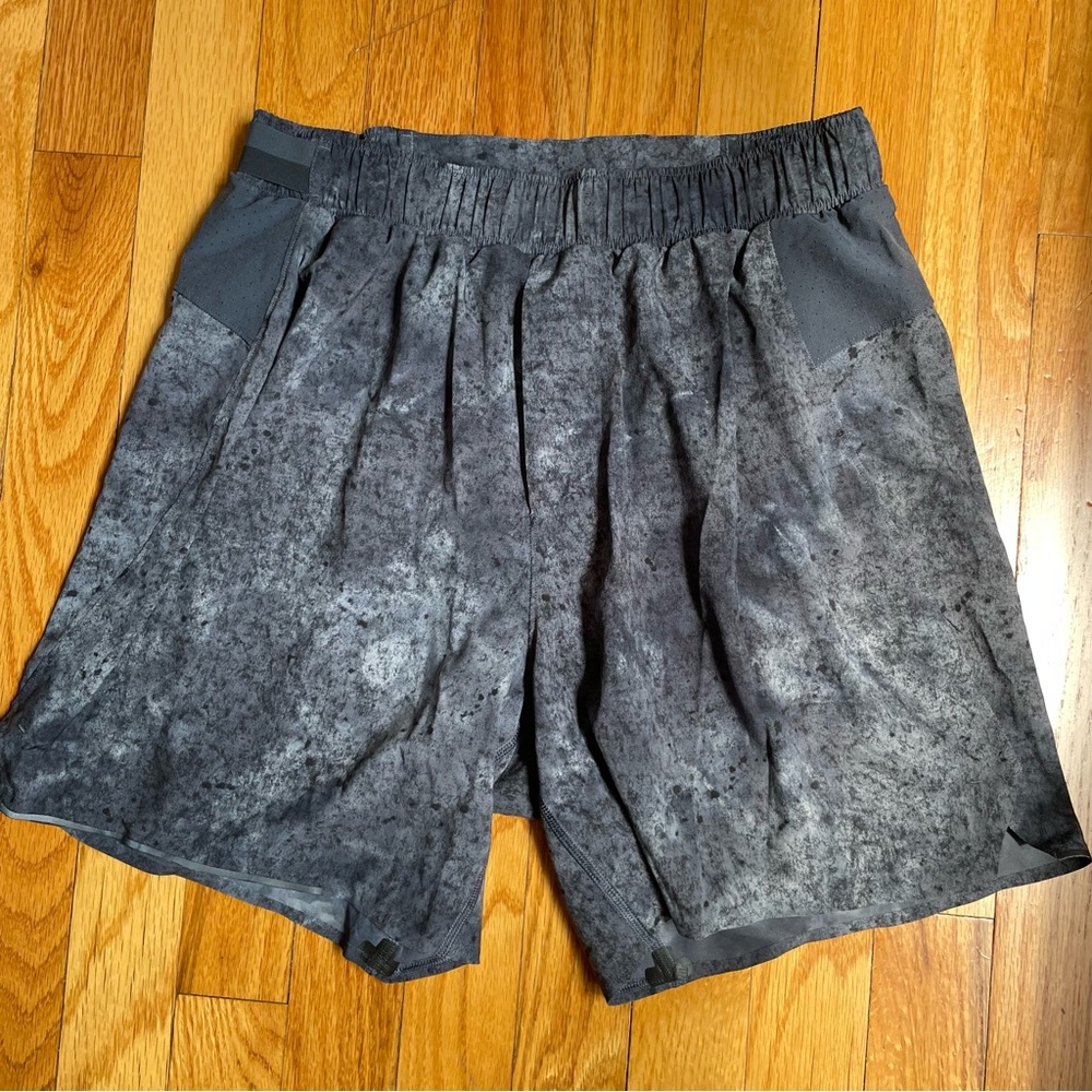 Lululemon Smoked Gray Black SURGE Shorts w/ Liner Size Small